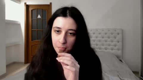 Snapshot of ginablum chatting on 01-16-25, 12:09 Kate online show from 01-16-25, 12:09