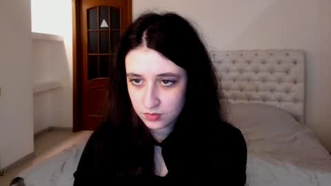 Snapshot of ginablum chatting on 02-06-25, 12:05 Kate online show from 02-06-25, 12:05