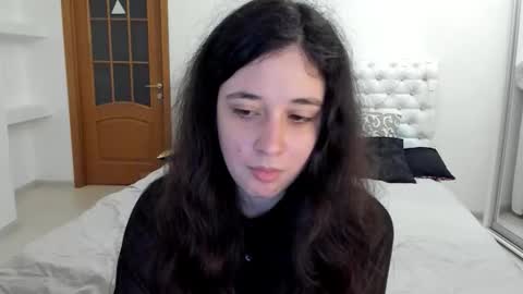 Snapshot of ginablum chatting on 09-25-25, 09:24 Kate online show from 09-25-25, 09:24