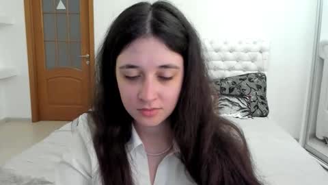 Snapshot of ginablum chatting on 09-29-25, 10:31 Kate online show from 09-29-25, 10:31