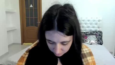 Snapshot of ginablum chatting on 10-16-25, 08:15 Kate online show from 10-16-25, 08:15