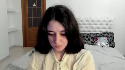 Snapshot of ginablum chatting on 10-22-25, 08:14 Kate online show from 10-22-25, 08:14