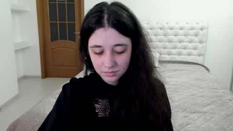 Snapshot of ginablum chatting on 11-28-25, 09:01 Kate online show from 11-28-25, 09:01