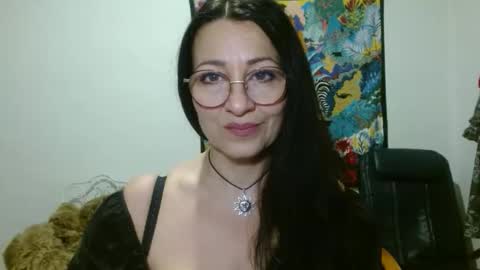 GinaONeon online show from 04-01-26, 11:11