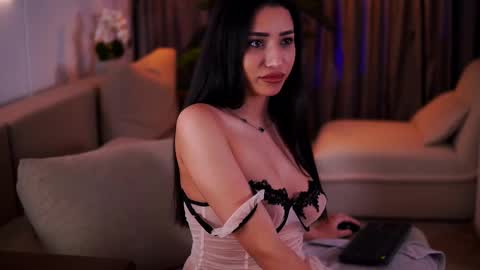 Snapshot of ginavalentinna chatting on 03-12-25, 10:39 Gina online show from 03-12-25, 10:39
