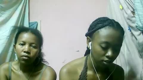 Snapshot of ginette9794 chatting on 10-11-25, 04:05 Ginette9794 online show from 10-11-25, 04:05
