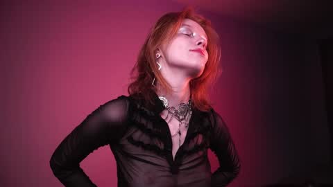 Snapshot of ginger_hugs chatting on 12-27-24, 10:05 im expecting 350 thumbs up on my altar online show from 12-27-24, 10:05