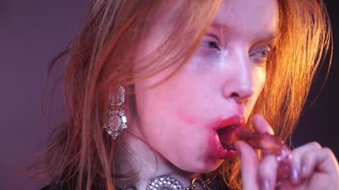 Snapshot of ginger_hugs chatting on 12-28-24, 01:08 im expecting 350 thumbs up on my altar online show from 12-28-24, 01:08