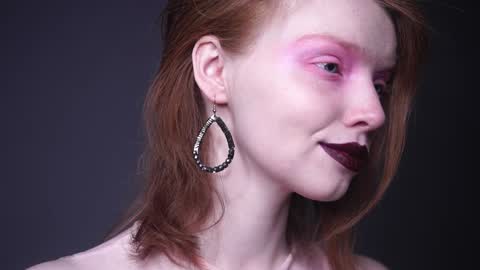 Snapshot of ginger_hugs chatting on 01-02-25, 10:01 im expecting 350 thumbs up on my altar online show from 01-02-25, 10:01