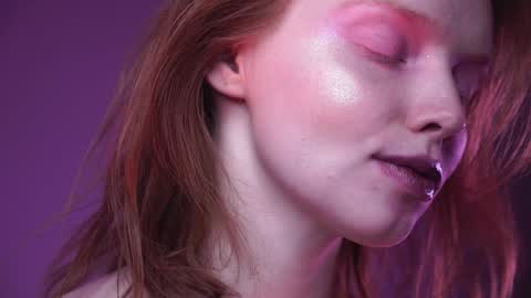 Snapshot of ginger_hugs chatting on 01-03-25, 04:11 im expecting 350 thumbs up on my altar online show from 01-03-25, 04:11