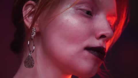 Snapshot of ginger_hugs chatting on 01-08-25, 04:12 im expecting 350 thumbs up on my altar online show from 01-08-25, 04:12