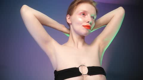 Snapshot of ginger_hugs chatting on 01-09-25, 01:08 im expecting 350 thumbs up on my altar online show from 01-09-25, 01:08