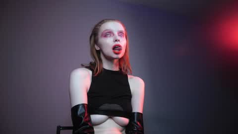 Snapshot of ginger_hugs chatting on 01-11-25, 01:16 im expecting 350 thumbs up on my altar online show from 01-11-25, 01:16