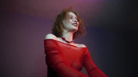 Snapshot of ginger_hugs chatting on 02-02-25, 10:06 im expecting 350 thumbs up on my altar online show from 02-02-25, 10:06