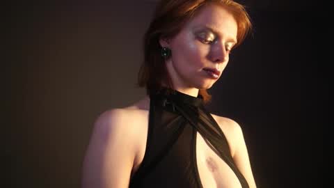 Snapshot of ginger_hugs chatting on 02-18-25, 10:14 im expecting 350 thumbs up on my altar online show from 02-18-25, 10:14