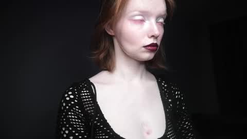 Snapshot of ginger_hugs chatting on 02-20-25, 10:04 im expecting 350 thumbs up on my altar online show from 02-20-25, 10:04