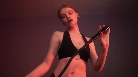 Snapshot of ginger_hugs chatting on 02-22-25, 10:09 im expecting 350 thumbs up on my altar online show from 02-22-25, 10:09