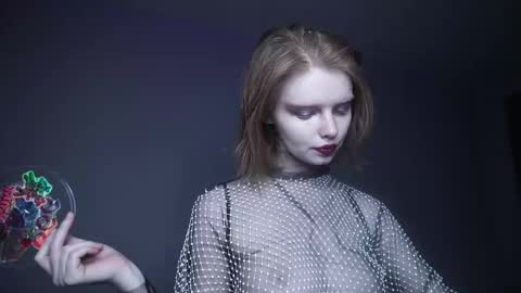 Snapshot of ginger_hugs chatting on 02-26-25, 10:09 im expecting 350 thumbs up on my altar online show from 02-26-25, 10:09