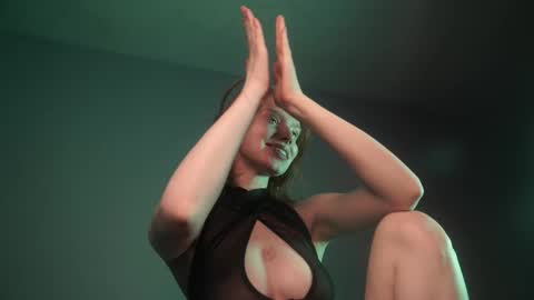 Snapshot of ginger_hugs chatting on 03-03-25, 01:10 im expecting 350 thumbs up on my altar online show from 03-03-25, 01:10