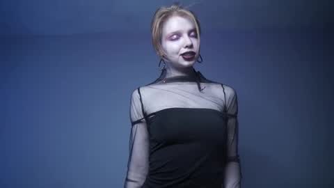 Snapshot of ginger_hugs chatting on 03-07-25, 10:10 im expecting 350 thumbs up on my altar online show from 03-07-25, 10:10