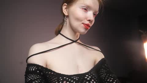 Snapshot of ginger_hugs chatting on 03-11-25, 10:09 im expecting 350 thumbs up on my altar online show from 03-11-25, 10:09