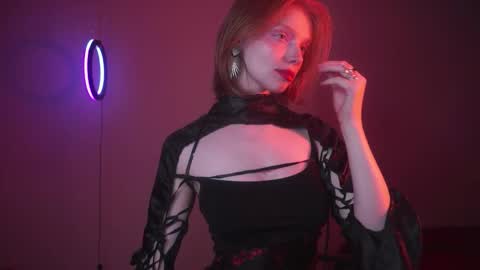 Snapshot of ginger_hugs chatting on 09-12-25, 10:21 im expecting 350 thumbs up on my altar online show from 09-12-25, 10:21