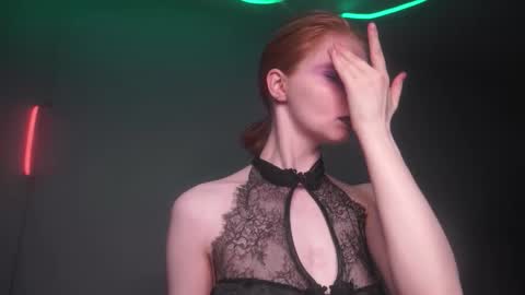 Snapshot of ginger_hugs chatting on 09-20-25, 10:00 im expecting 350 thumbs up on my altar online show from 09-20-25, 10:00