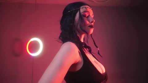 Snapshot of ginger_hugs chatting on 10-01-25, 10:16 im expecting 350 thumbs up on my altar online show from 10-01-25, 10:16