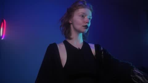 Snapshot of ginger_hugs chatting on 10-08-25, 10:07 im expecting 350 thumbs up on my altar online show from 10-08-25, 10:07