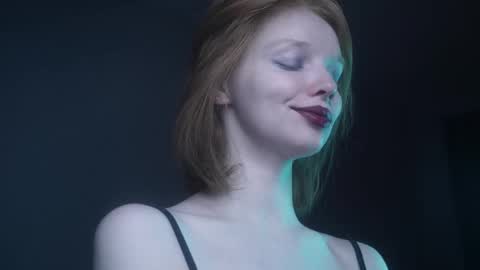 Snapshot of ginger_hugs chatting on 10-10-25, 10:09 im expecting 350 thumbs up on my altar online show from 10-10-25, 10:09