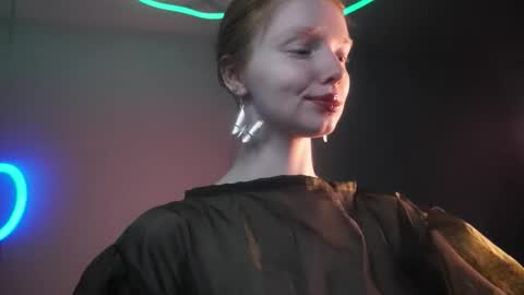 Snapshot of ginger_hugs chatting on 10-14-25, 10:21 im expecting 350 thumbs up on my altar online show from 10-14-25, 10:21