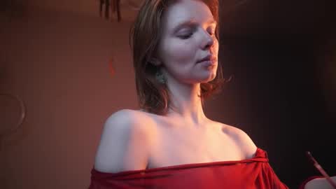 Snapshot of ginger_hugs chatting on 11-17-25, 10:04 im expecting 350 thumbs up on my altar online show from 11-17-25, 10:04