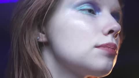 Snapshot of ginger_hugs chatting on 11-18-25, 10:14 im expecting 350 thumbs up on my altar online show from 11-18-25, 10:14