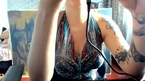 Snapshot of ginger_sweetty chatting on 06-10-26, 03:33 Ginger online show from 06-10-26, 03:33