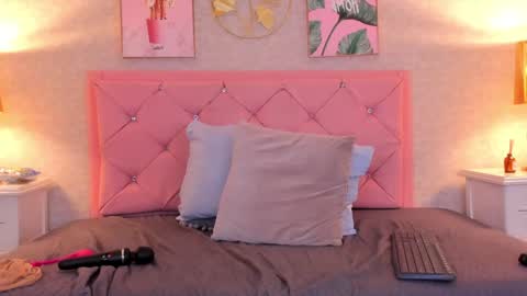 Snapshot of ginger_violetta chatting on 02-01-25, 11:06 Ginger online show from 02-01-25, 11:06