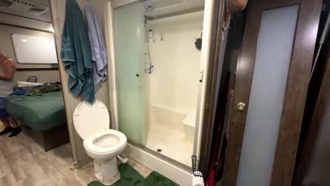 Snapshot of gingerbear3742 chatting on 10-07-25, 05:26 gingerbear3742 online show from 10-07-25, 05:26