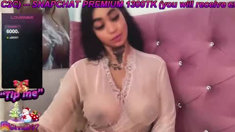 Snapshot of ginnabolton chatting on 12-28-24, 01:38 Ginna Bolton online show from 12-28-24, 01:38