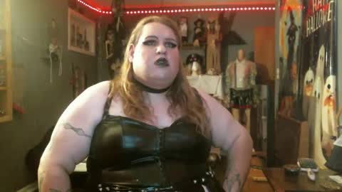 Snapshot of ginny_dominatrix chatting on 09-15-25, 12:43 ginny ray online show from 09-15-25, 12:43