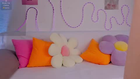 Snapshot of ginnygingergirl chatting on 07-14-26, 10:21 Ginny online show from 07-14-26, 10:21