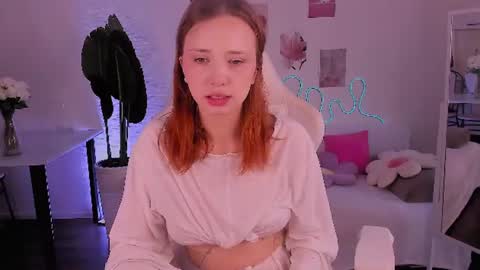 Snapshot of ginnygingergirl chatting on 07-26-26, 05:15 Ginny online show from 07-26-26, 05:15