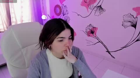 Kendall online show from 04-12-26, 01:05