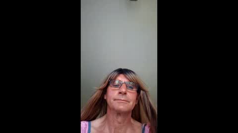 Snapshot of gino070 chatting on 06-01-26, 06:53 gino070 online show from 06-01-26, 06:53