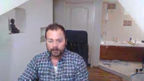 Snapshot of gintonik89 chatting on 02-14-25, 01:51 gintonik89 online show from 02-14-25, 01:51