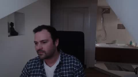 Snapshot of gintonik89 chatting on 02-22-25, 04:30 gintonik89 online show from 02-22-25, 04:30