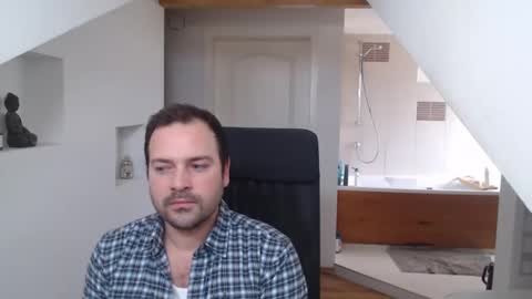 Snapshot of gintonik89 chatting on 02-25-25, 07:31 gintonik89 online show from 02-25-25, 07:31