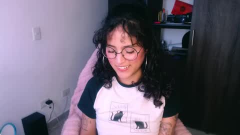Snapshot of giny_bean chatting on 05-15-26, 10:39 giny_bean online show from 05-15-26, 10:39