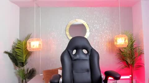 Gio Carangi online show from 04-07-26, 02:56