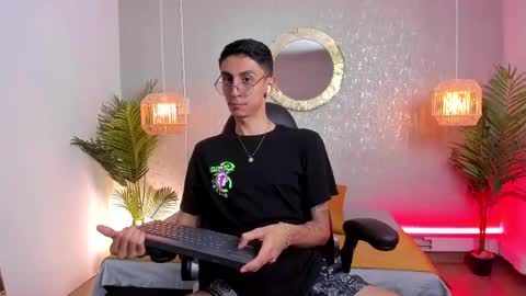 Snapshot of gio_carangi chatting on 05-17-26, 03:04 Gio Carangi online show from 05-17-26, 03:04