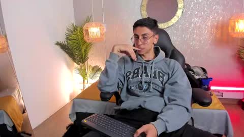 Snapshot of gio_carangi chatting on 05-18-26, 04:07 Gio Carangi online show from 05-18-26, 04:07