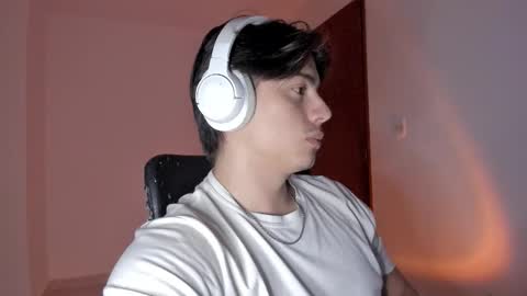 GioRusso online show from 10-28-25, 04:38